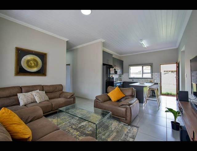 3 BEDROOM TOWNHOUSE FOR SALE IN ANNLIN